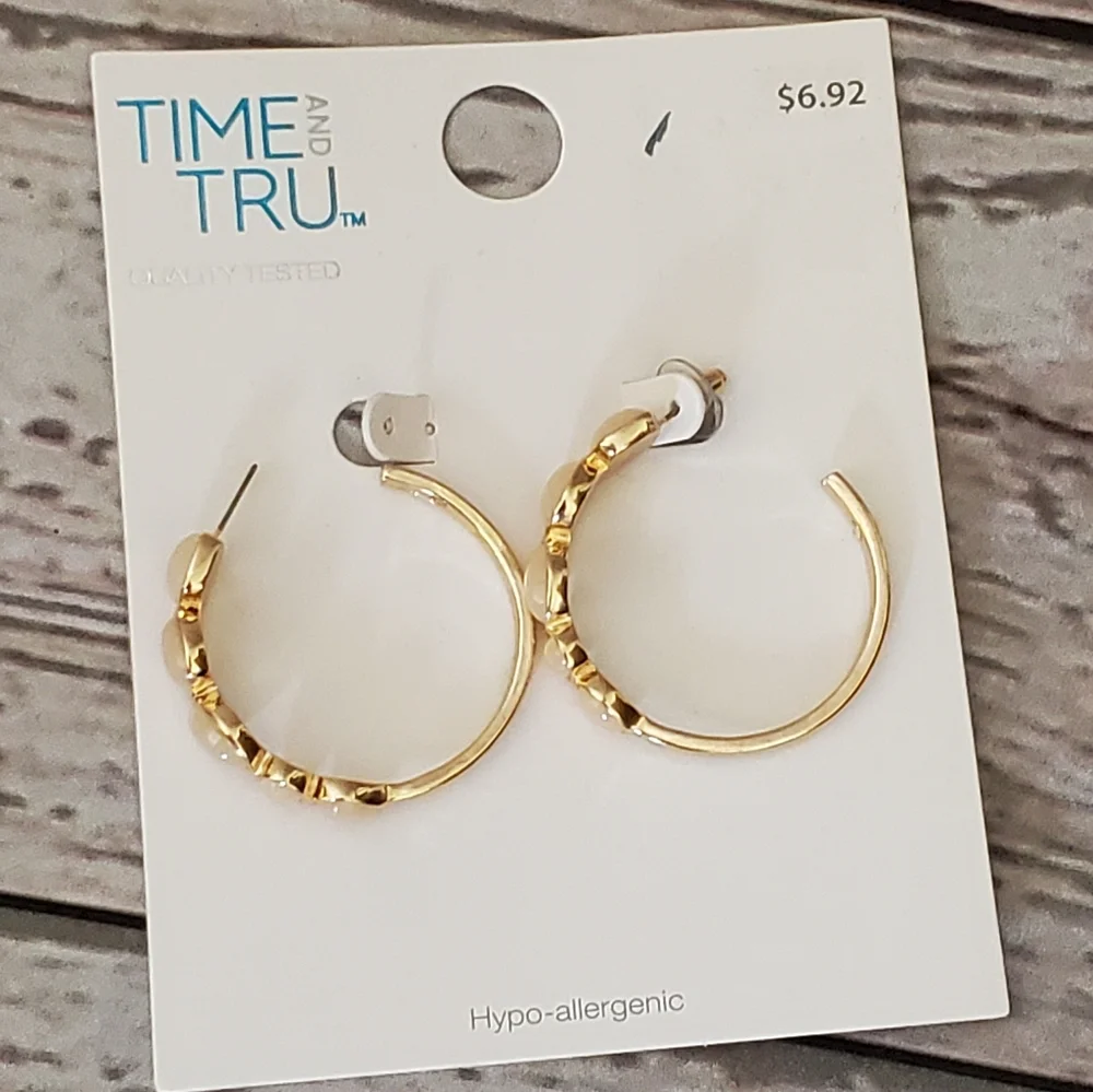 Time and Tru goldtone hoop earrings with cream beige 